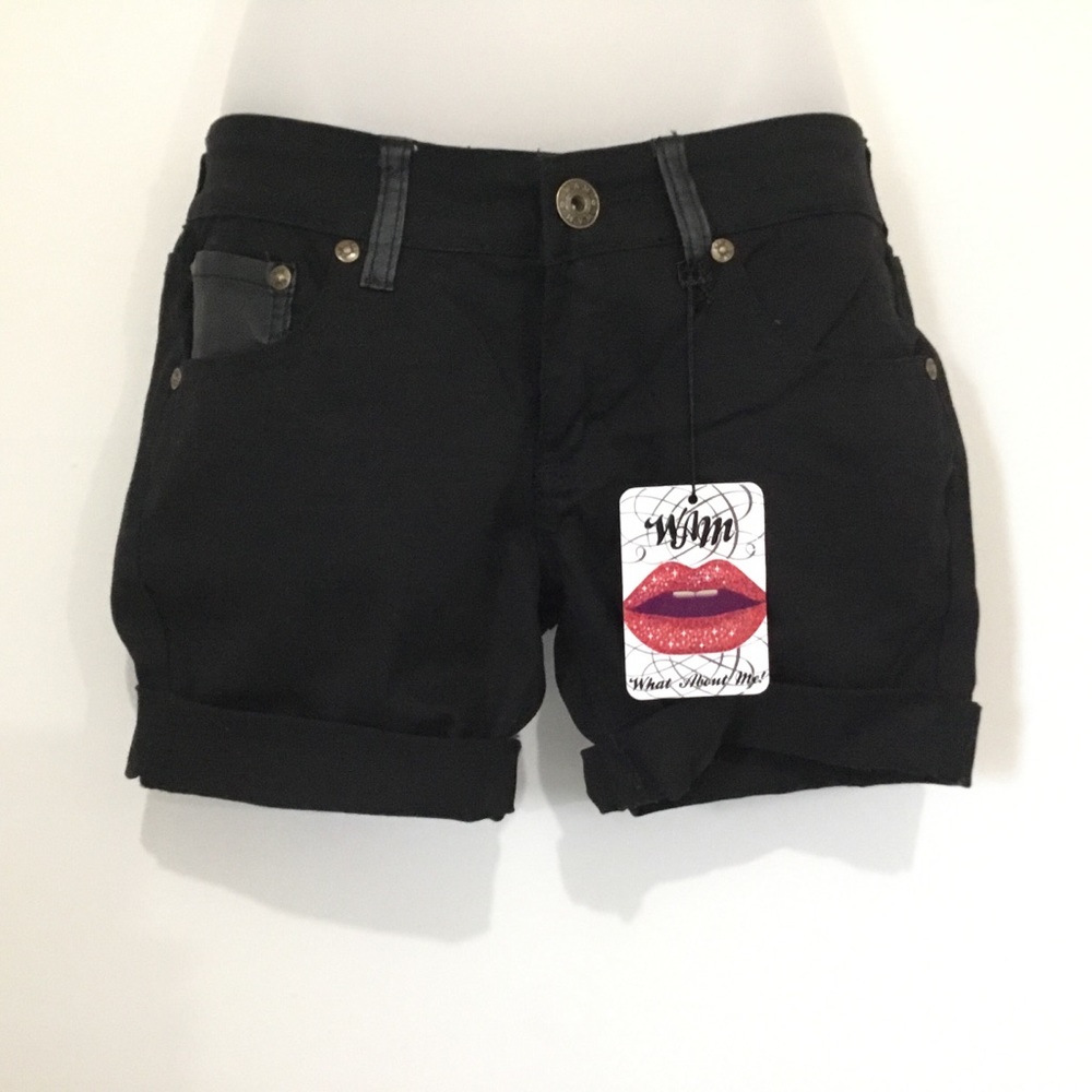 What About Me ! Short Women Size 5/6